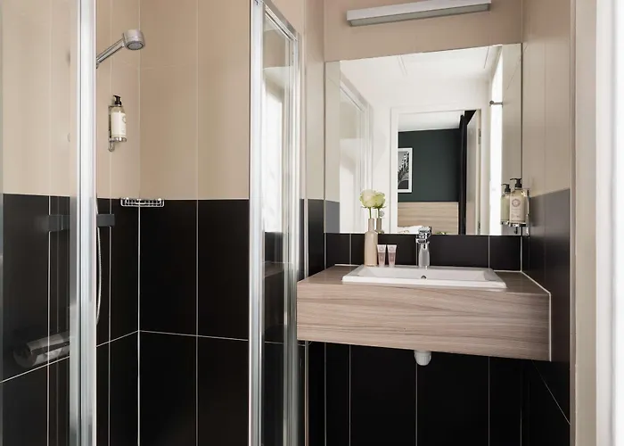 Western Paris Porte De Versailles